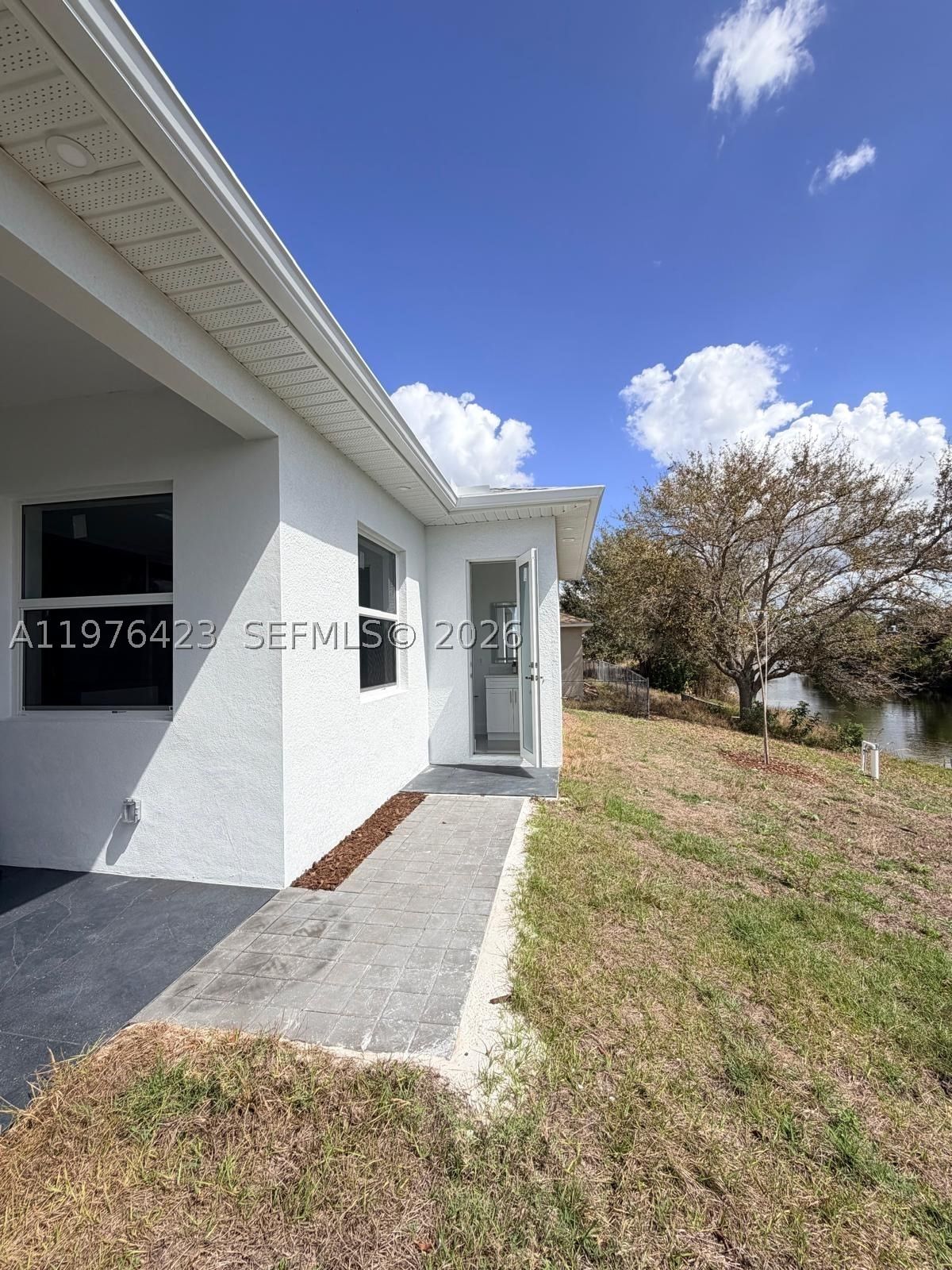 Real estate property located at 1120 32nd LN, Lee, Cape Coral, Cape Coral, FL