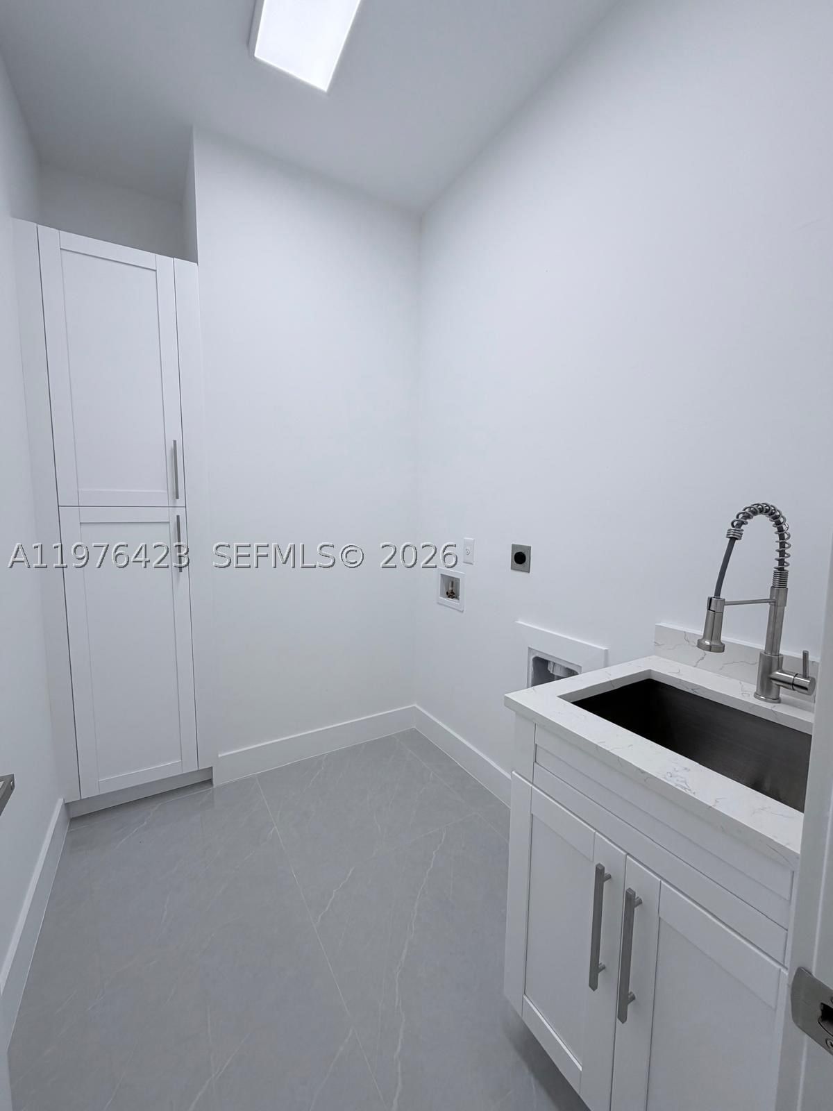 Real estate property located at 1120 32nd LN, Lee, Cape Coral, Cape Coral, FL