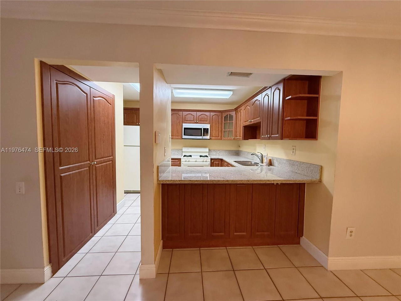 Real estate property located at 6977 115th Pl E33, Miami-dade, Snapper Village Ph 2 Sec, Miami, FL