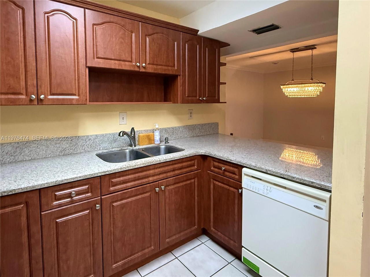 Real estate property located at 6977 115th Pl E33, Miami-dade, Snapper Village Ph 2 Sec, Miami, FL