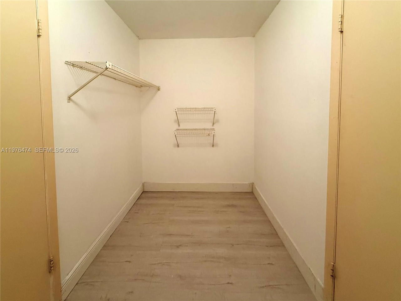 Real estate property located at 6977 115th Pl E33, Miami-dade, Snapper Village Ph 2 Sec, Miami, FL