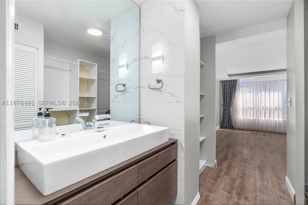 Real estate property located at 3730 Inverrary Dr #2H, Broward, International Village At, Lauderhill, FL