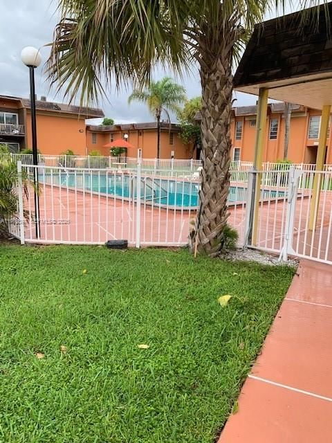 Real estate property located at 9493 76th St L4, Miami-dade, Sunset Palms East Condo, Miami, FL