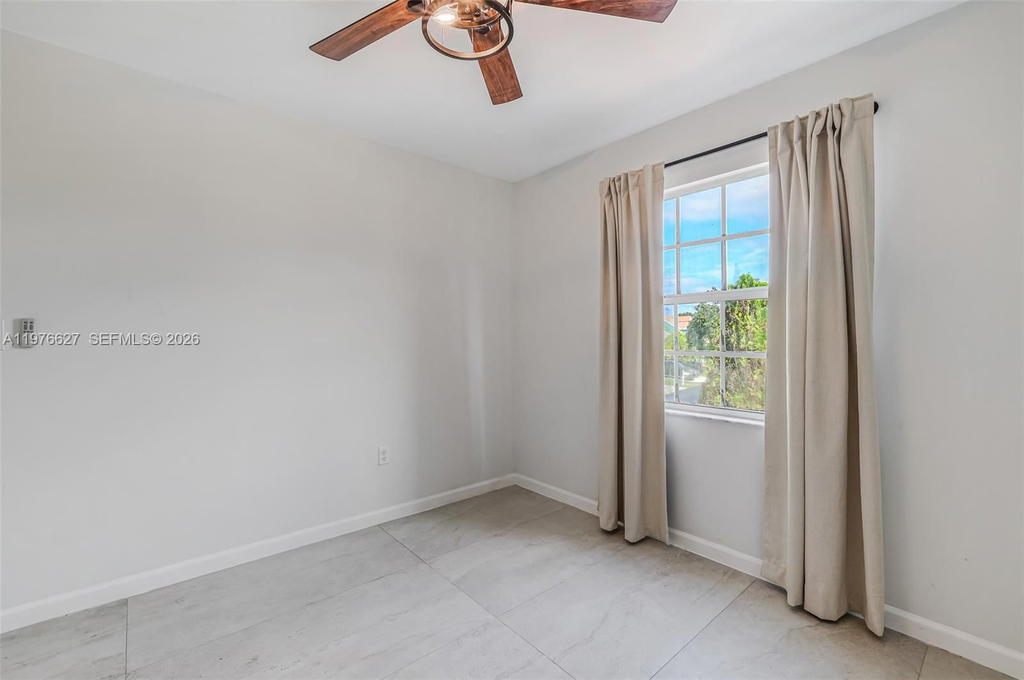Real estate property located at 11747 113th Ter, Miami-dade, Towngate South Sec 1, Miami, FL