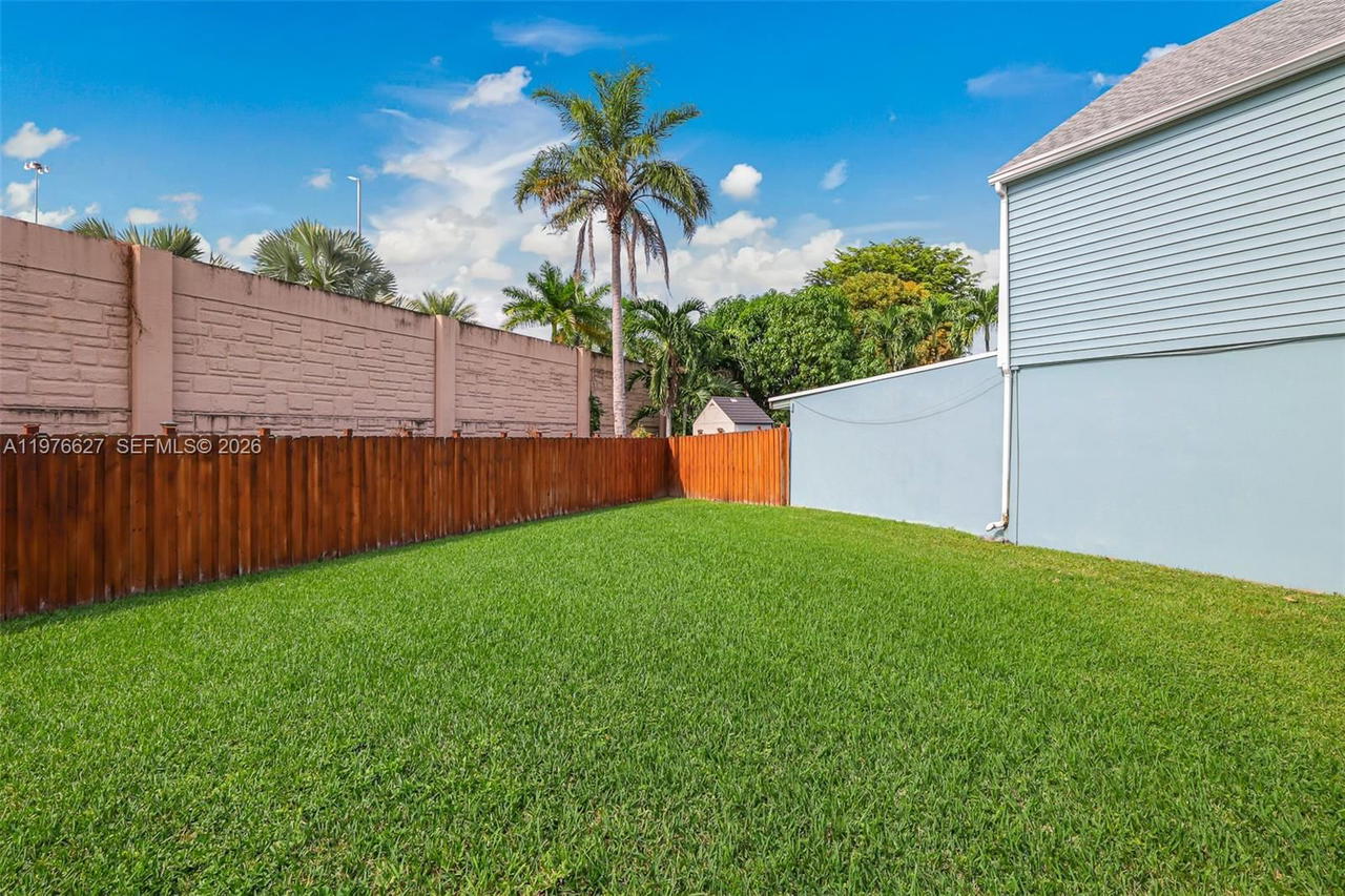 Real estate property located at 11747 113th Ter, Miami-dade, Towngate South Sec 1, Miami, FL