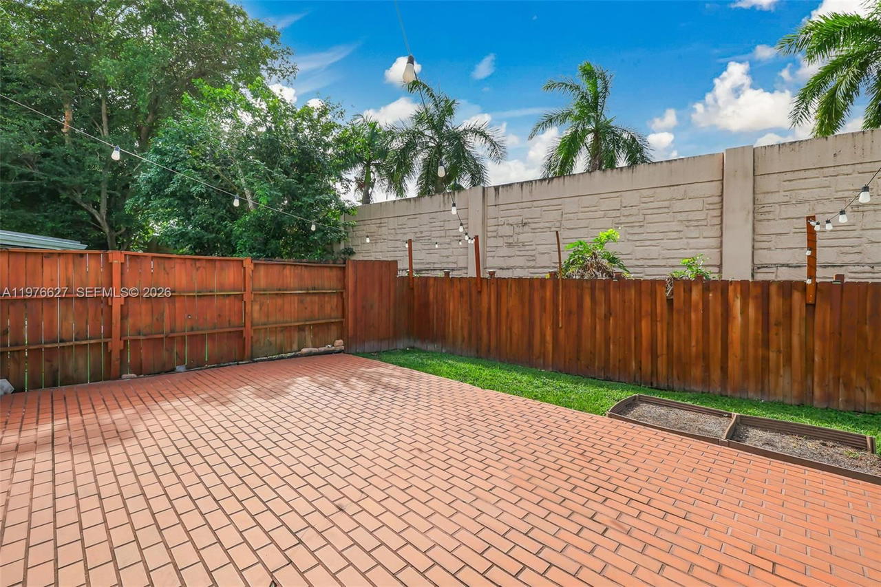Real estate property located at 11747 113th Ter, Miami-dade, Towngate South Sec 1, Miami, FL
