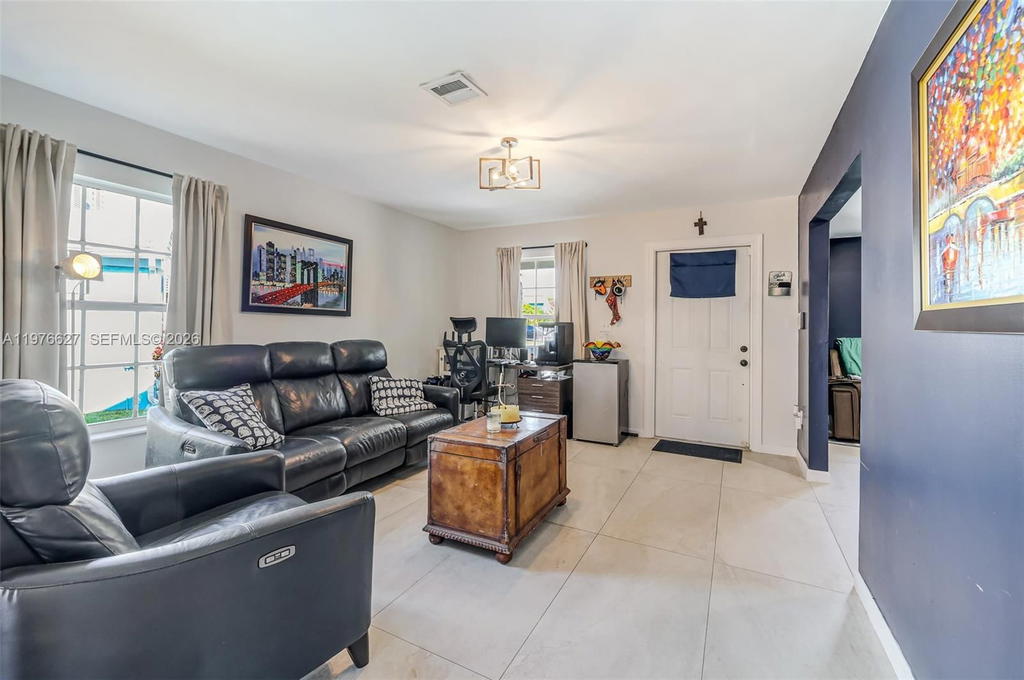 Real estate property located at 11747 113th Ter, Miami-dade, Towngate South Sec 1, Miami, FL