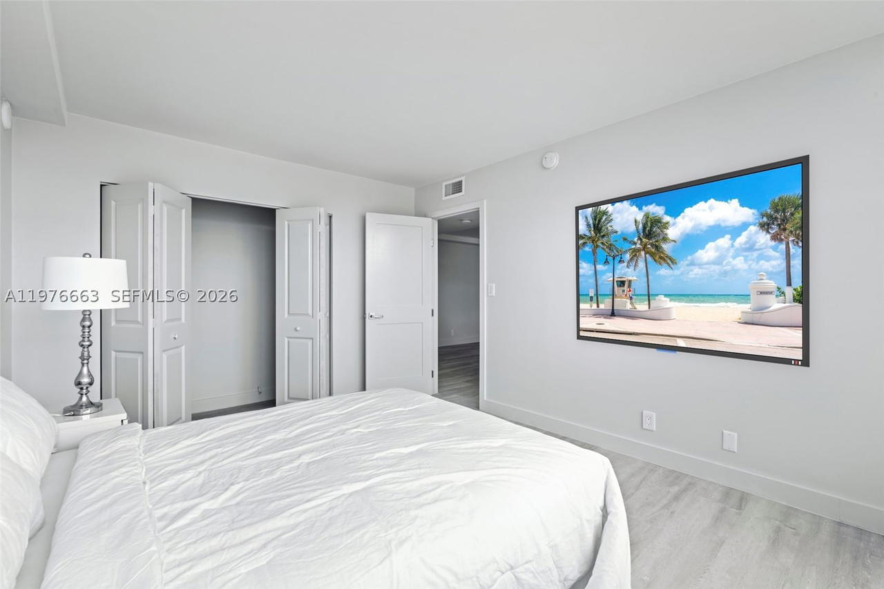 Real estate property located at 137 Golden Isles Dr #305, Broward, Golden Surf Towers Condo, Hallandale Beach, FL