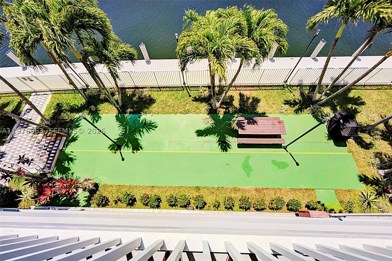 Real estate property located at 137 Golden Isles Dr #305, Broward, Golden Surf Towers Condo, Hallandale Beach, FL