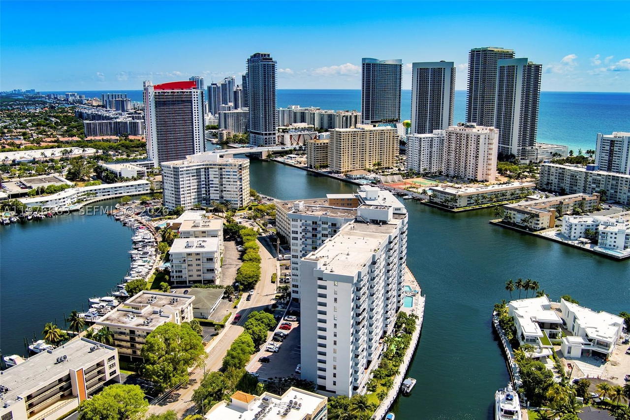 Real estate property located at 137 Golden Isles Dr #305, Broward, Golden Surf Towers Condo, Hallandale Beach, FL