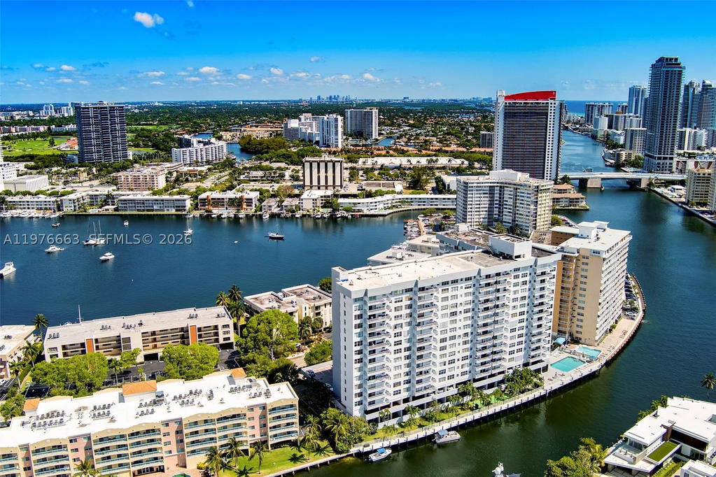 Real estate property located at 137 Golden Isles Dr #305, Broward, Golden Surf Towers Condo, Hallandale Beach, FL