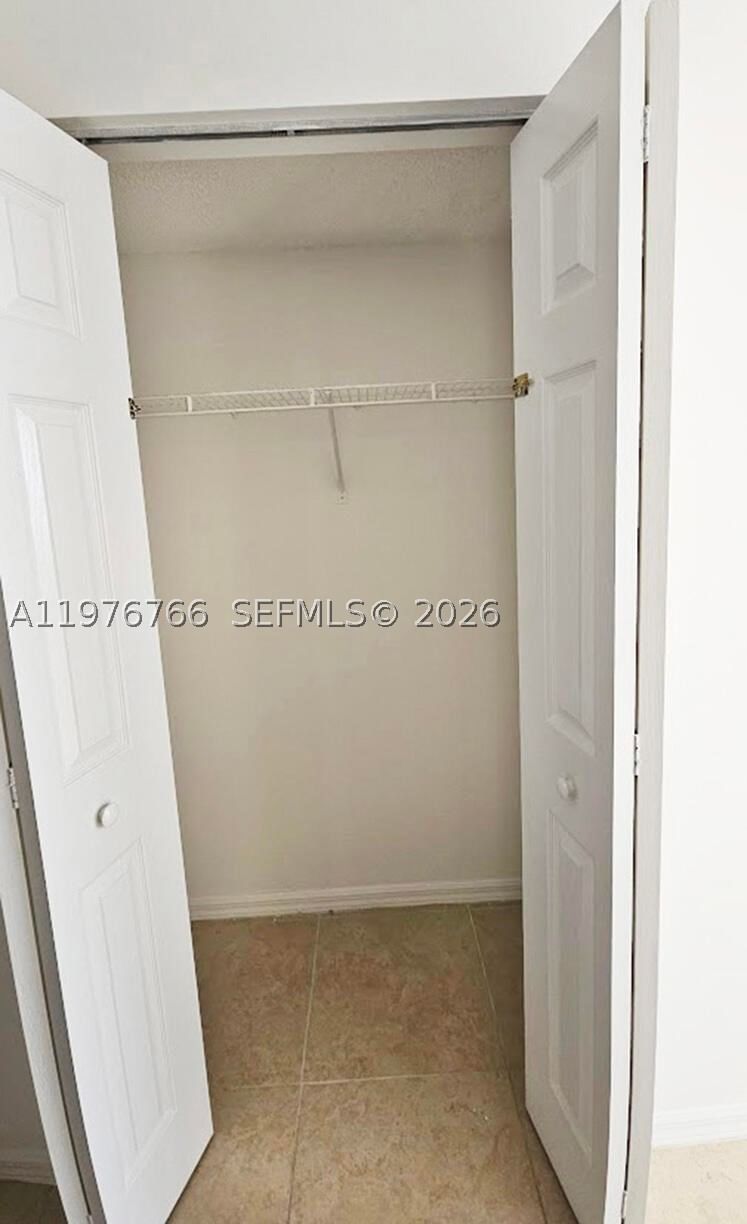 Real estate property located at 2033 10th Ave #614, Broward, Village East Condo, Fort Lauderdale, FL