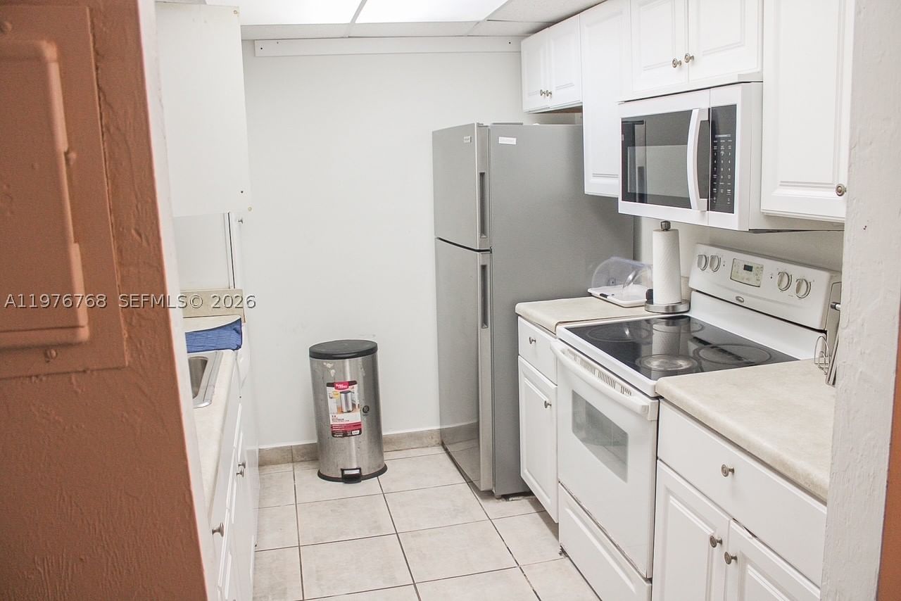 Real estate property located at 10818 Kendall Dr R25, Miami-dade, Spanish Trace Condo, Miami, FL