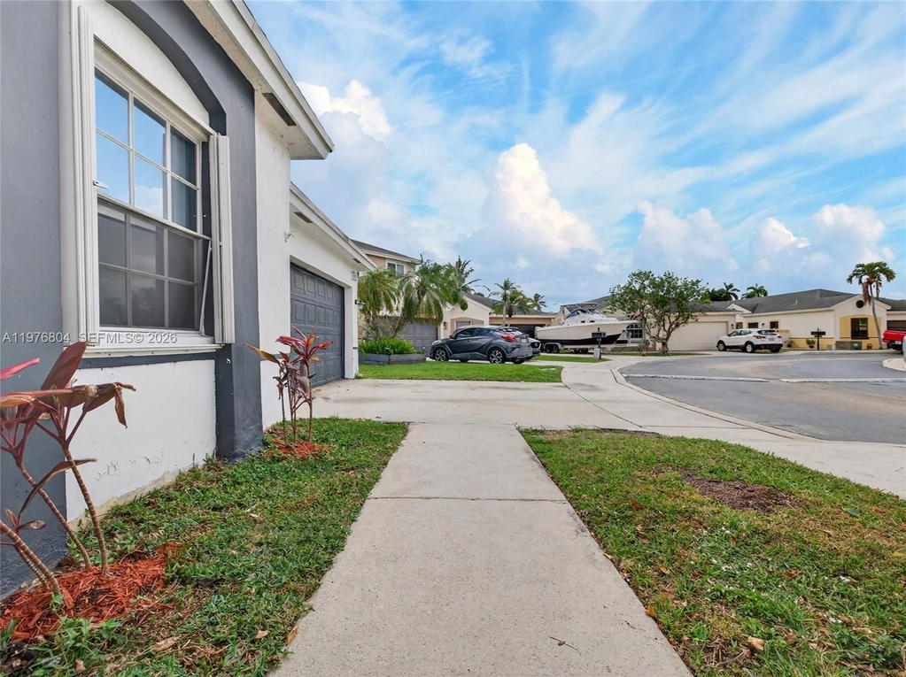 Real estate property located at 336 Ketch Dr, Broward, New River Estates Section, Sunrise, FL
