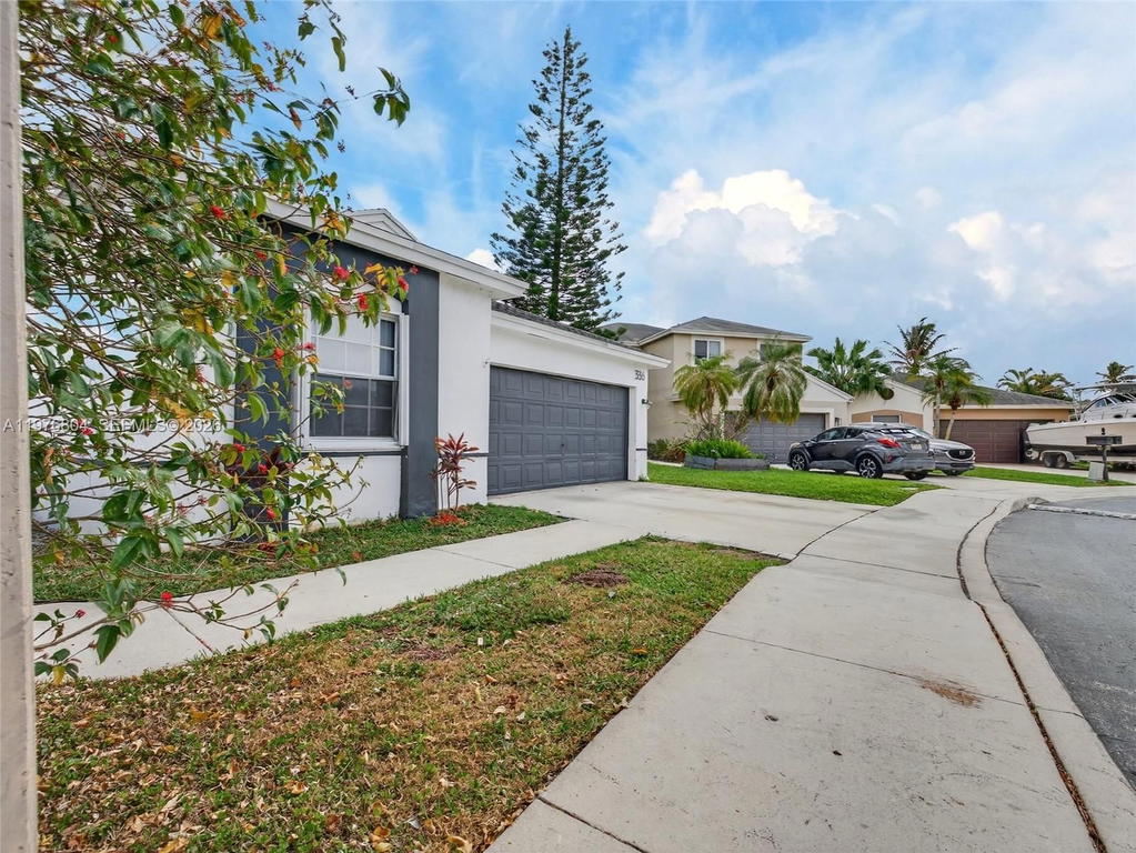 Real estate property located at 336 Ketch Dr, Broward, New River Estates Section, Sunrise, FL