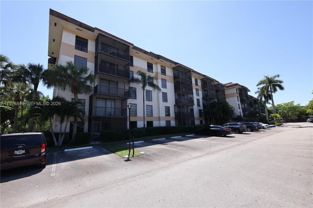 Real estate property located at 5570 44th St #204A, Broward, Inverwood Condo, Lauderhill, FL