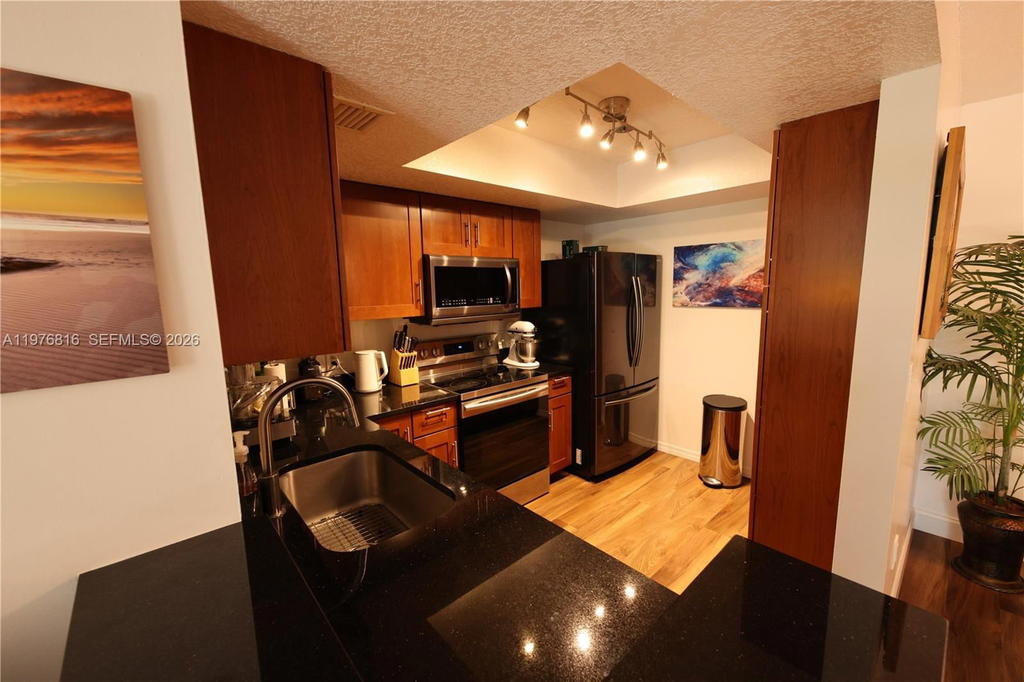 Real estate property located at 5570 44th St #204A, Broward, Inverwood Condo, Lauderhill, FL