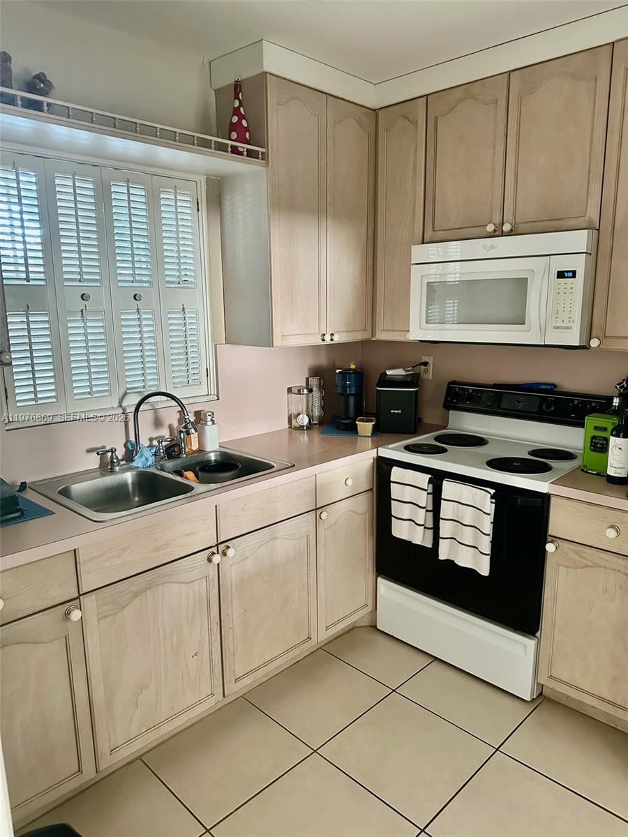 Real estate property located at , Miami-dade, Dadeland Park Condo, Miami, FL