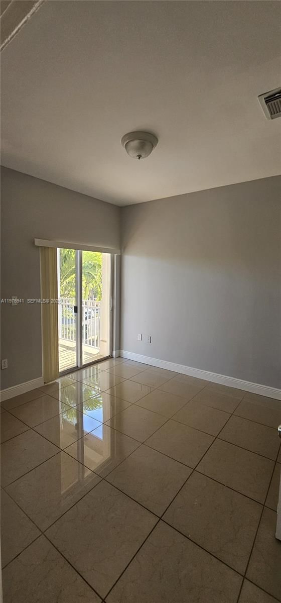 Real estate property located at 3389 4th St, Miami-dade, Emilios Place At Oasis, Homestead, FL