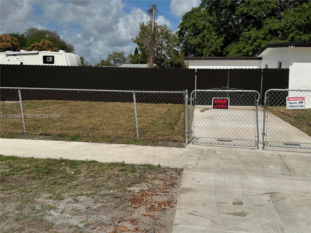 Real estate property located at 16320 19 CT, Miami-dade, Bunche Park Pb 50-20 Lot 1, Miami Gardens, FL
