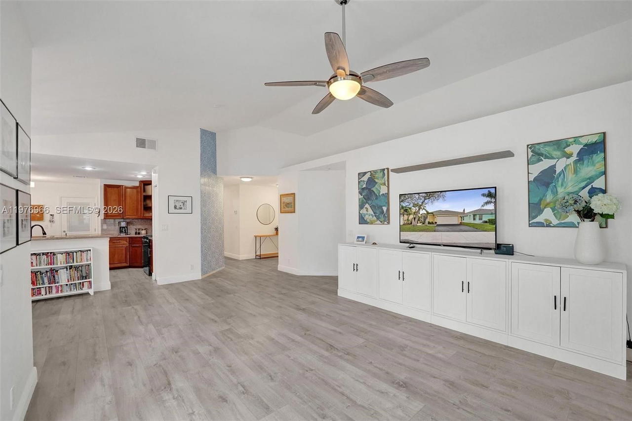 Real estate property located at 9304 Arborwood Cir, Broward, Forest Ridge Cluster Home, Davie, FL