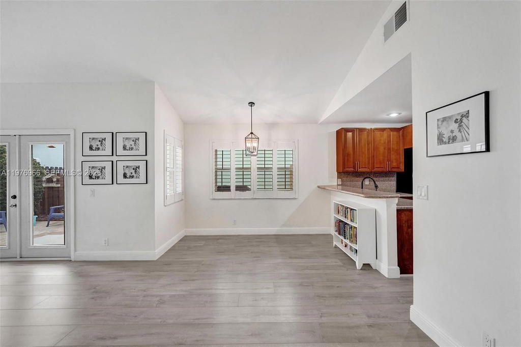 Real estate property located at 9304 Arborwood Cir, Broward, Forest Ridge Cluster Home, Davie, FL