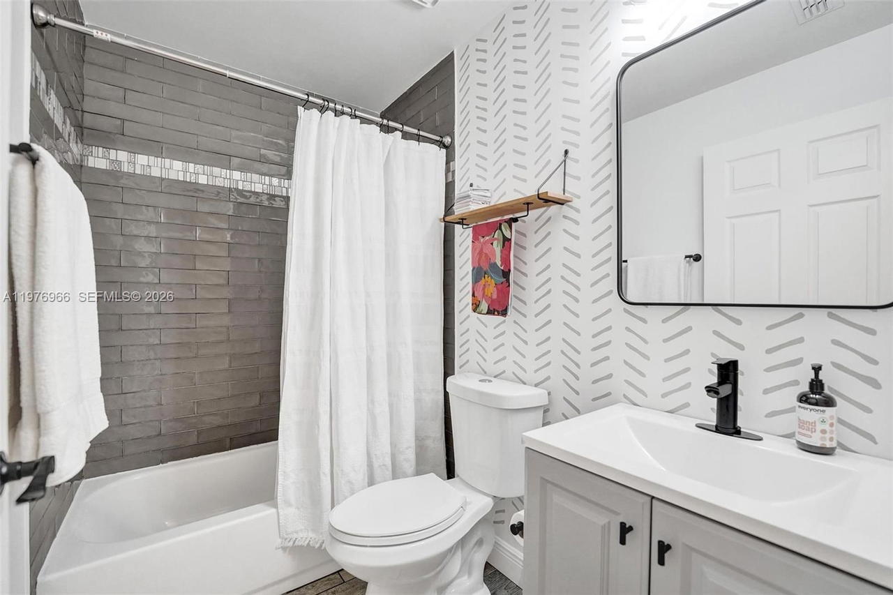 Real estate property located at 9304 Arborwood Cir, Broward, Forest Ridge Cluster Home, Davie, FL