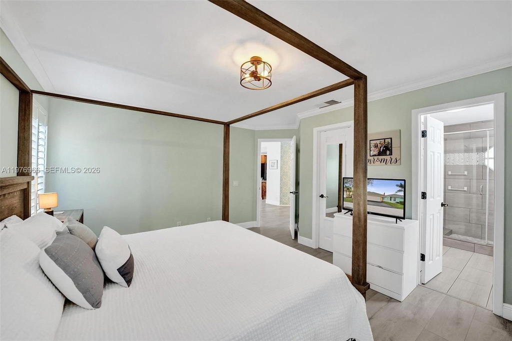 Real estate property located at 9304 Arborwood Cir, Broward, Forest Ridge Cluster Home, Davie, FL
