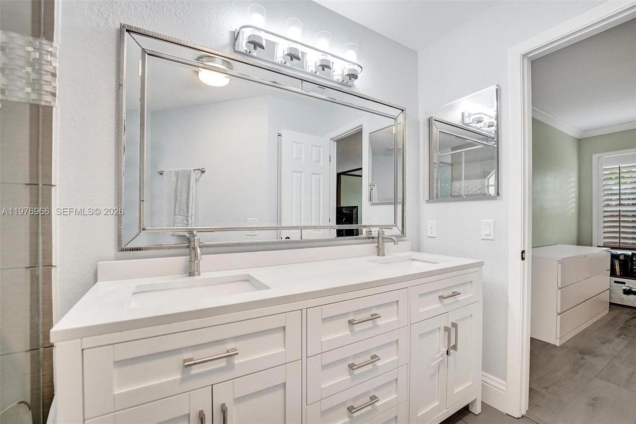 Real estate property located at 9304 Arborwood Cir, Broward, Forest Ridge Cluster Home, Davie, FL
