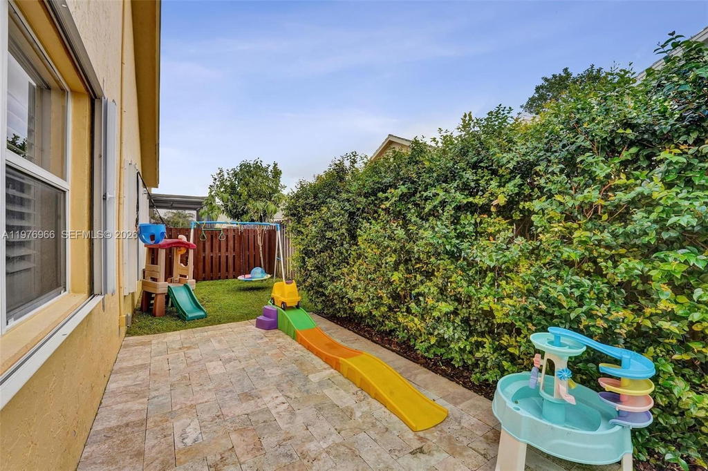 Real estate property located at 9304 Arborwood Cir, Broward, Forest Ridge Cluster Home, Davie, FL