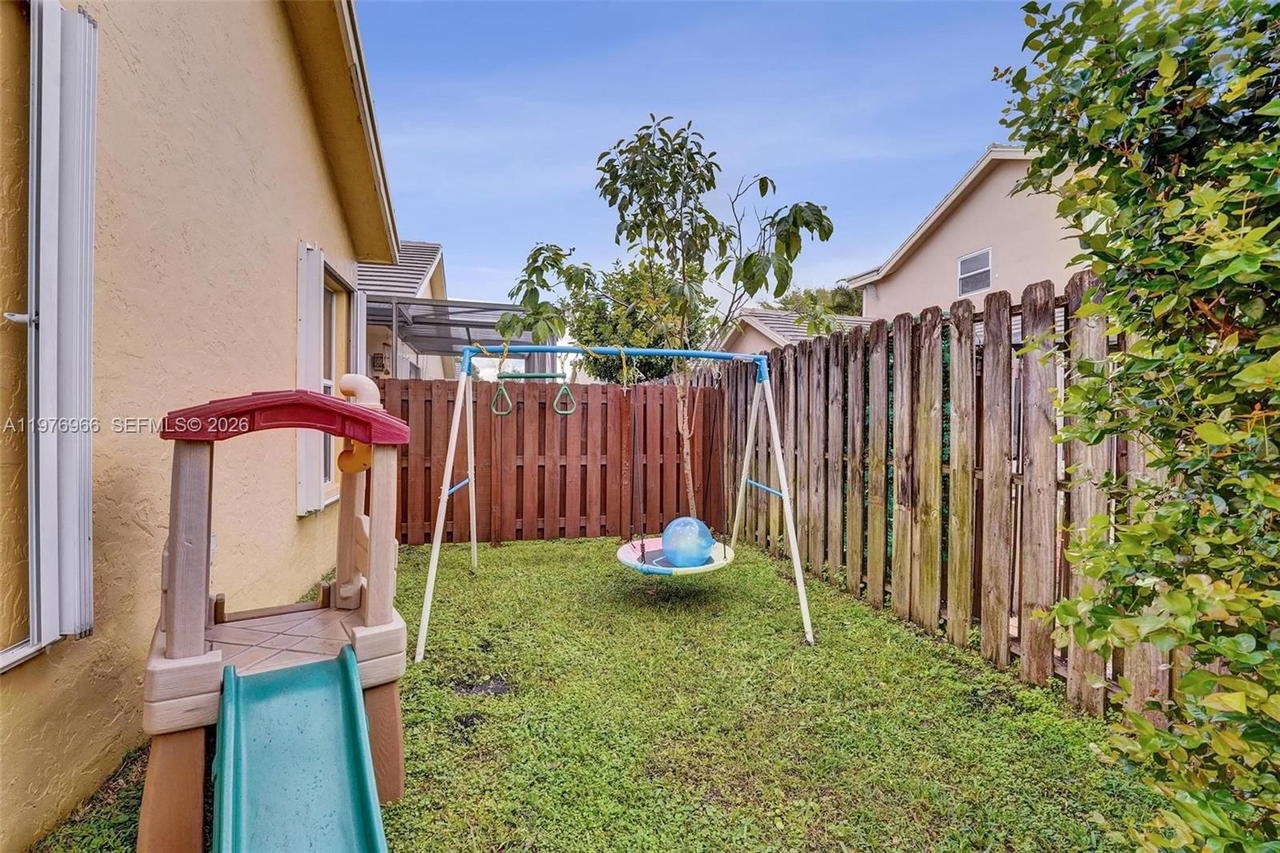 Real estate property located at 9304 Arborwood Cir, Broward, Forest Ridge Cluster Home, Davie, FL