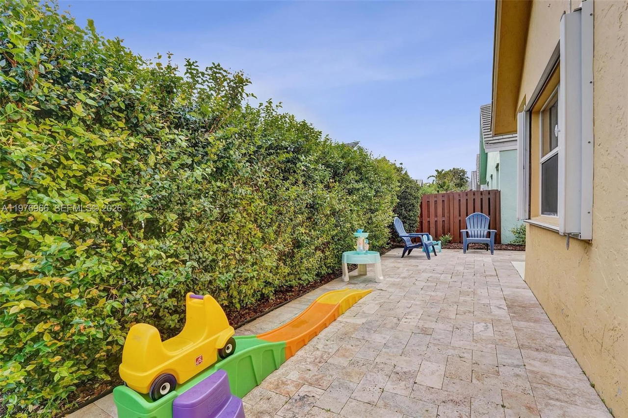 Real estate property located at 9304 Arborwood Cir, Broward, Forest Ridge Cluster Home, Davie, FL