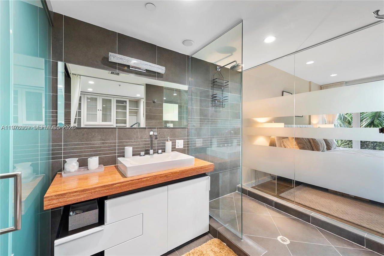 Real estate property located at 2155 Washington Ct #309, Miami-dade, Artepark North Condo, Miami Beach, FL
