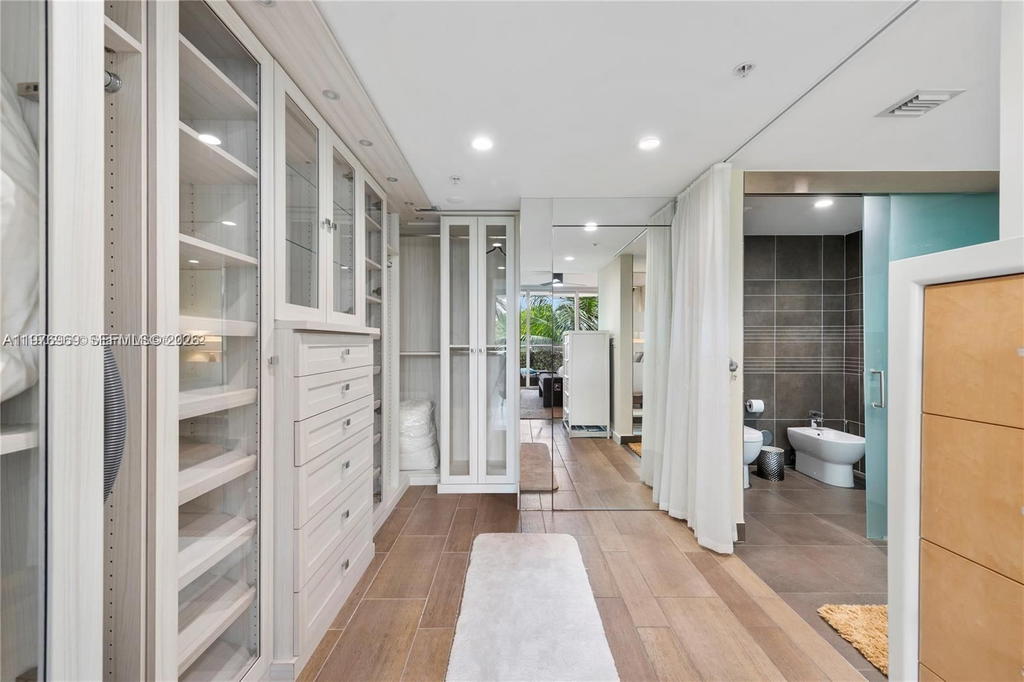 Real estate property located at 2155 Washington Ct #309, Miami-dade, Artepark North Condo, Miami Beach, FL
