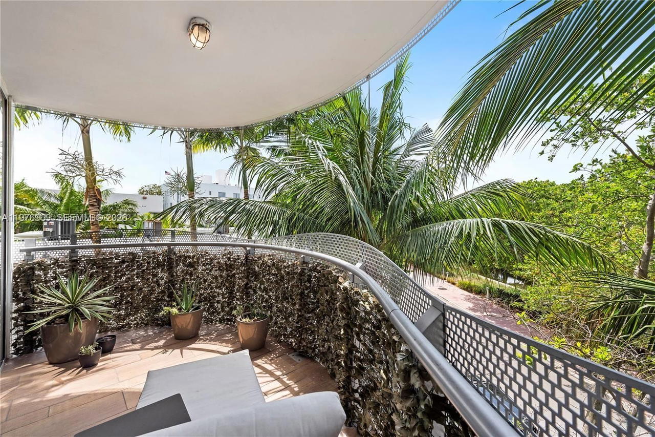 Real estate property located at 2155 Washington Ct #309, Miami-dade, Artepark North Condo, Miami Beach, FL