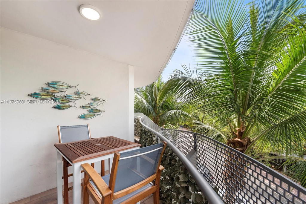 Real estate property located at 2155 Washington Ct #309, Miami-dade, Artepark North Condo, Miami Beach, FL