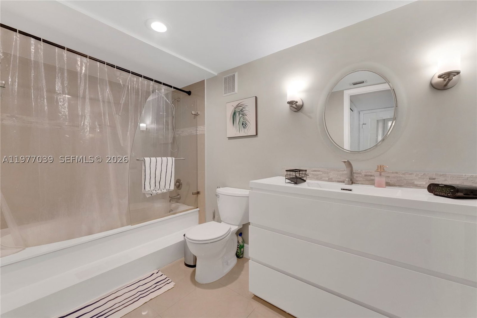 Real estate property located at 16200 Golf Club Rd #102, Broward, Building Three Of Country, Weston, FL