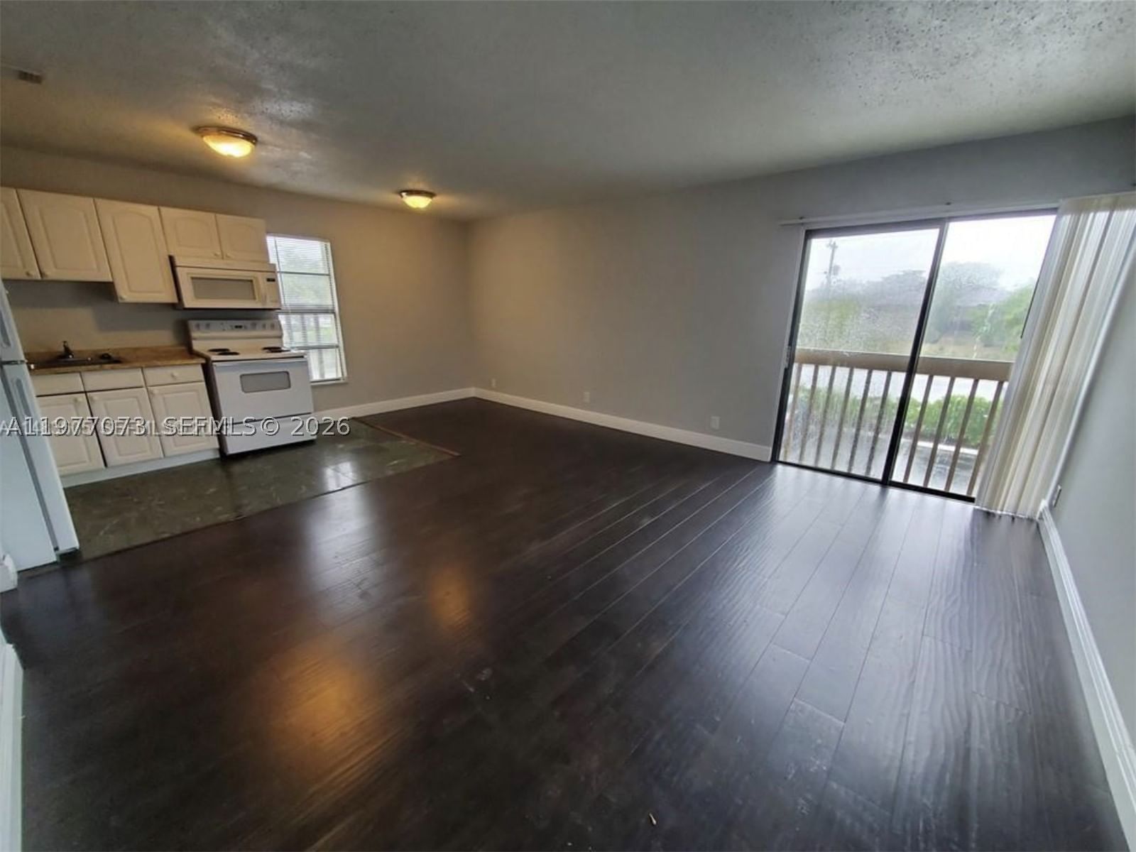 Real estate property located at 3006 Coral Ridge Dr #210B, Broward, Cypress Trace Condo, Coral Springs, FL