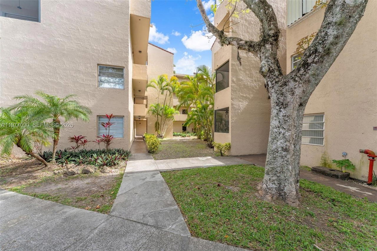 Real estate property located at 10641 108th Ave #3D, Miami-dade, The Prado Condo, Miami, FL