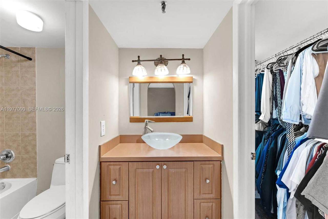 Real estate property located at 10641 108th Ave #3D, Miami-dade, The Prado Condo, Miami, FL