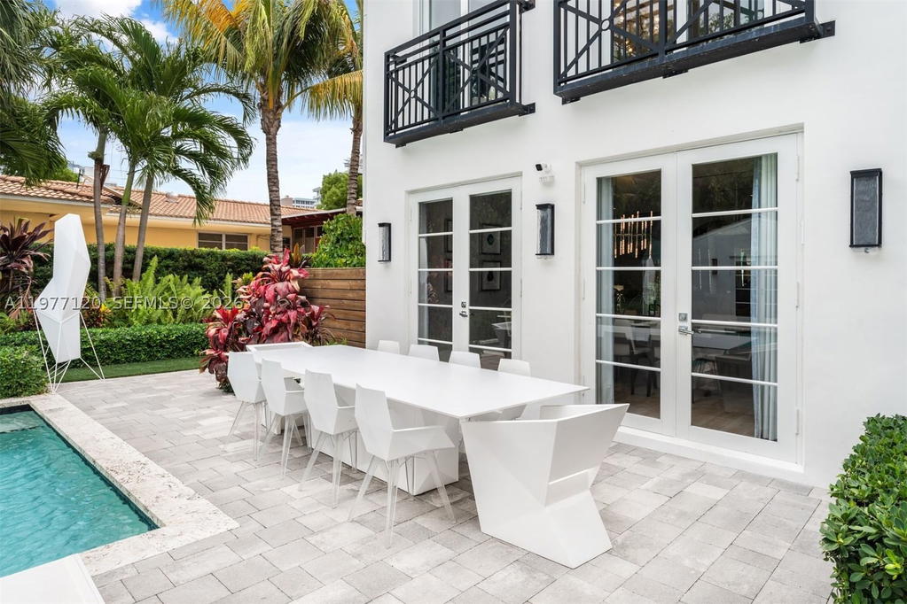 Real estate property located at 2887 Pine Tree Dr, Miami-dade, Flamingo Terrace Sub, Miami Beach, FL