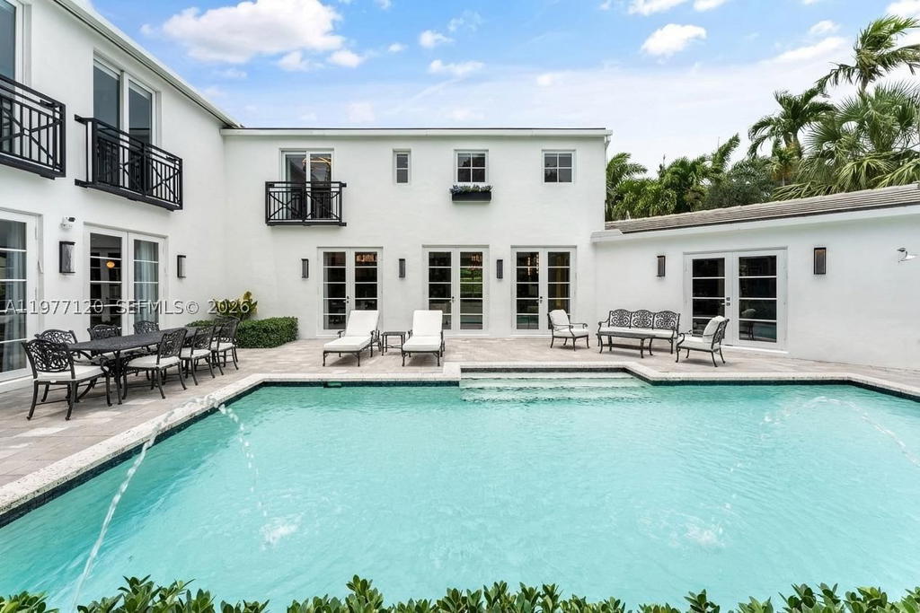 Real estate property located at 2887 Pine Tree Dr, Miami-dade, Flamingo Terrace Sub, Miami Beach, FL