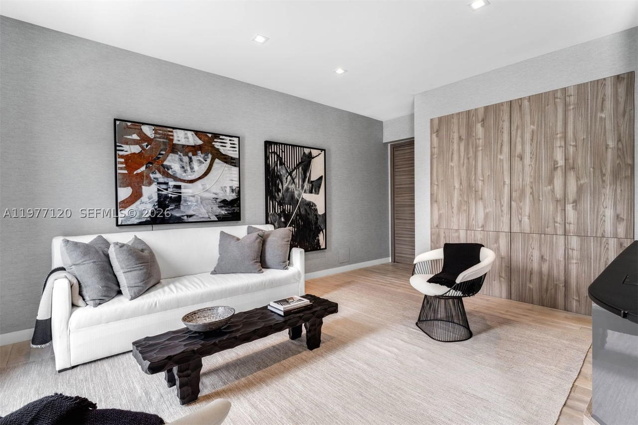Real estate property located at 2887 Pine Tree Dr, Miami-dade, Flamingo Terrace Sub, Miami Beach, FL
