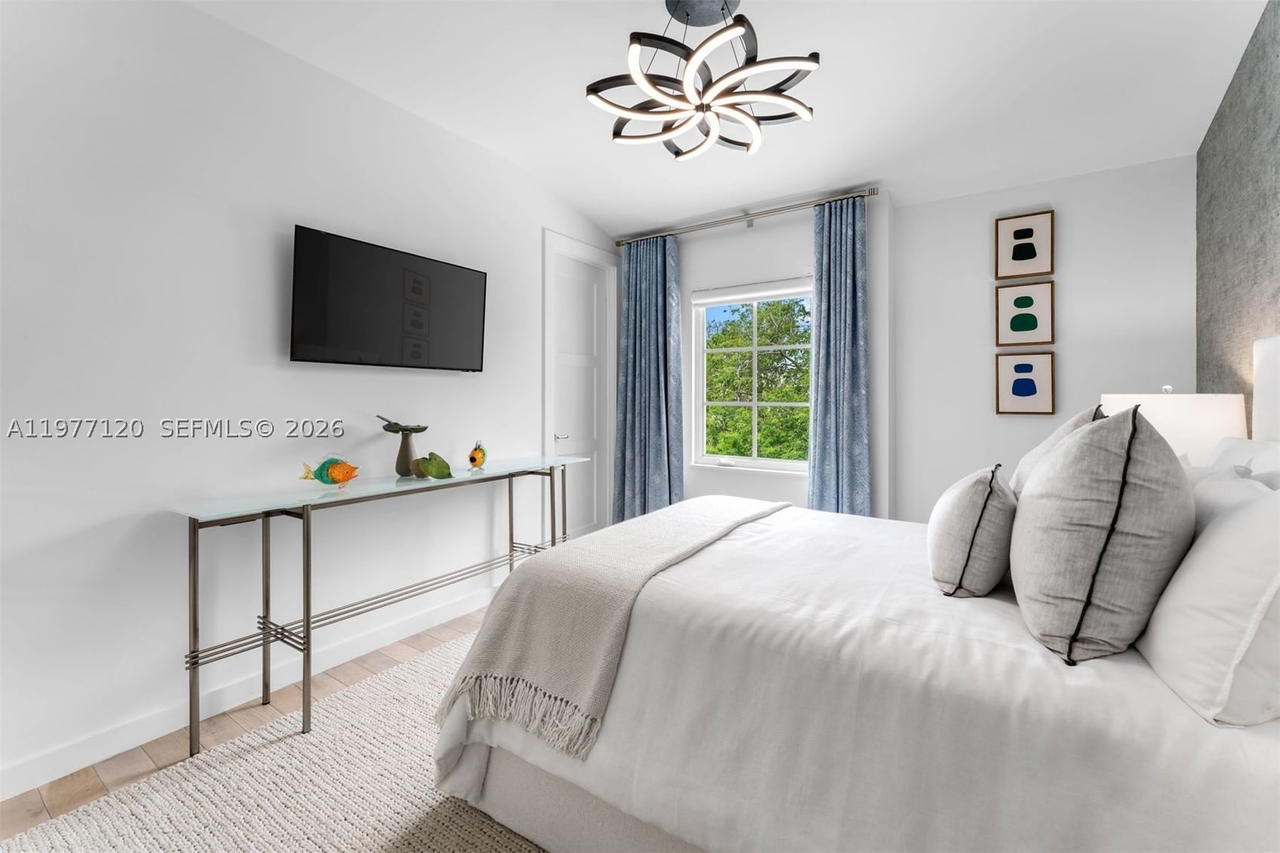 Real estate property located at 2887 Pine Tree Dr, Miami-dade, Flamingo Terrace Sub, Miami Beach, FL