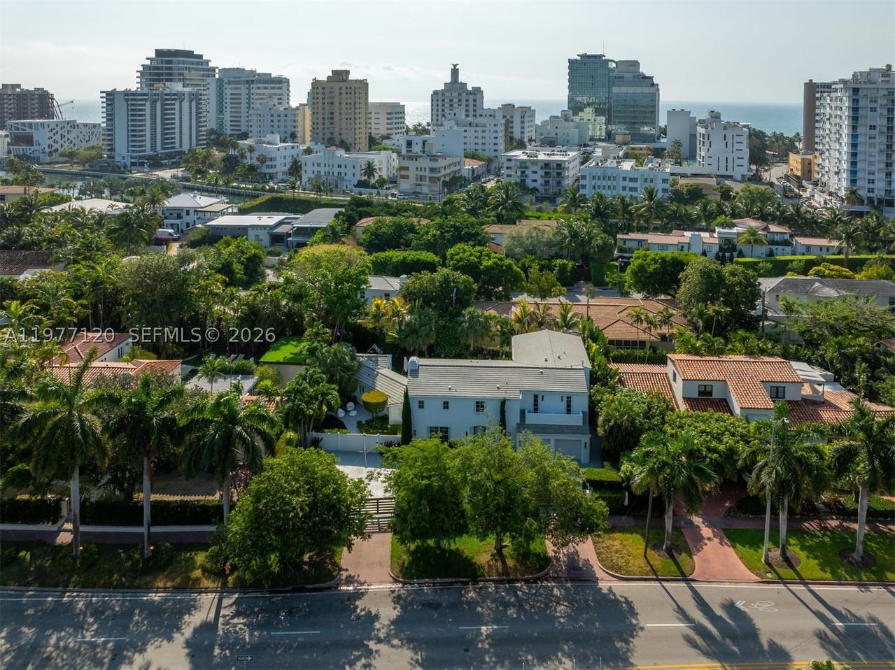 Real estate property located at 2887 Pine Tree Dr, Miami-dade, Flamingo Terrace Sub, Miami Beach, FL