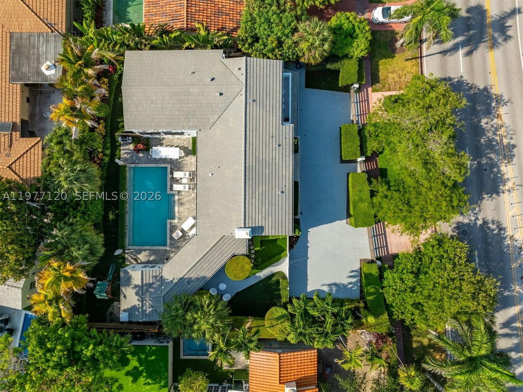 Real estate property located at 2887 Pine Tree Dr, Miami-dade, Flamingo Terrace Sub, Miami Beach, FL
