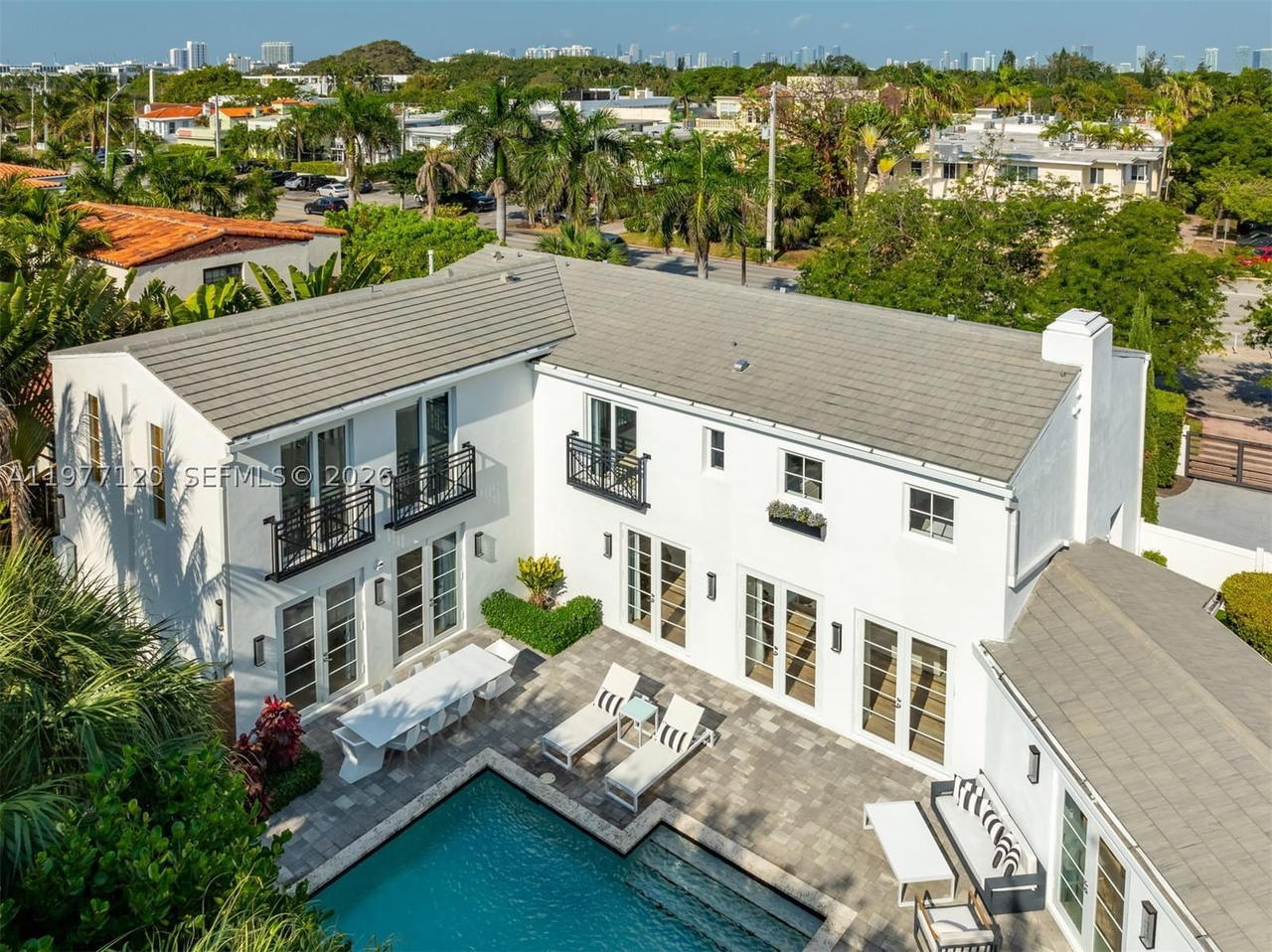 Real estate property located at 2887 Pine Tree Dr, Miami-dade, Flamingo Terrace Sub, Miami Beach, FL