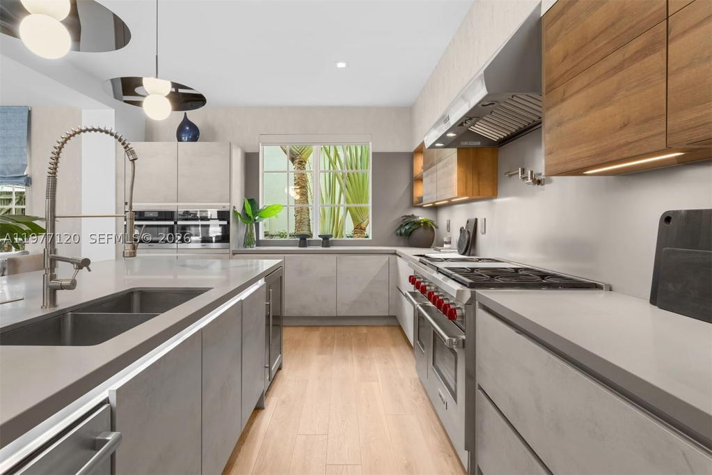 Real estate property located at 2887 Pine Tree Dr, Miami-dade, Flamingo Terrace Sub, Miami Beach, FL