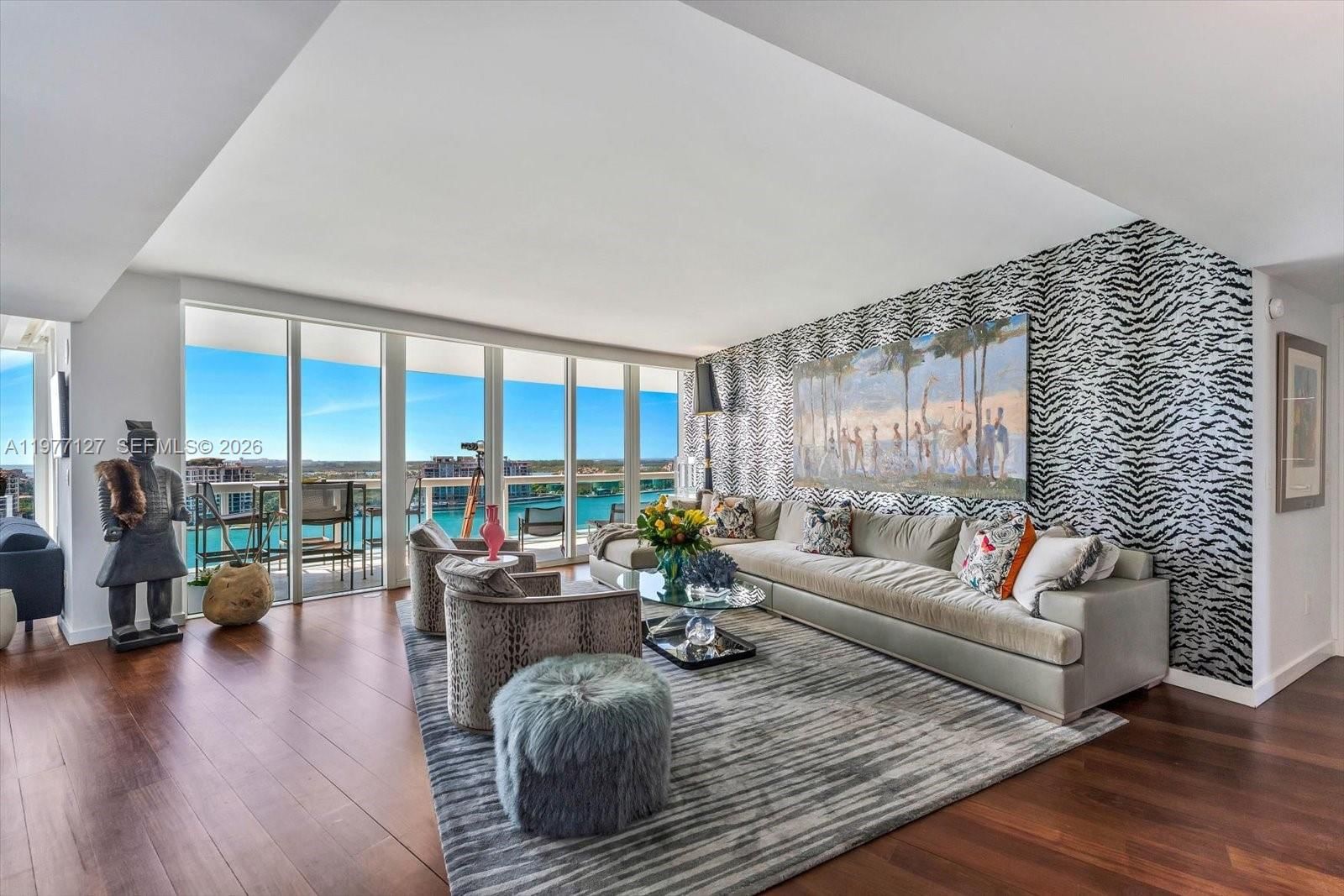 Real estate property located at 1000 Pointe Dr #1503, Miami-dade, Murano At Portofino Condo, Miami Beach, FL
