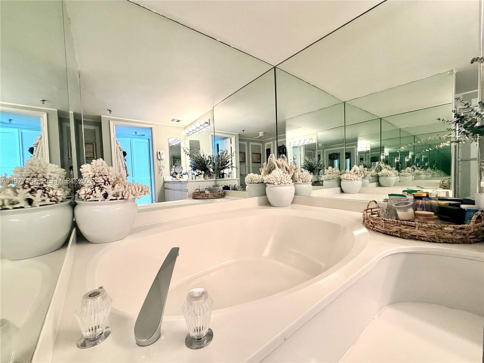 Real estate property located at 9 Island Ave #2304, Miami-dade, Nine Island Avenue Condo, Miami Beach, FL